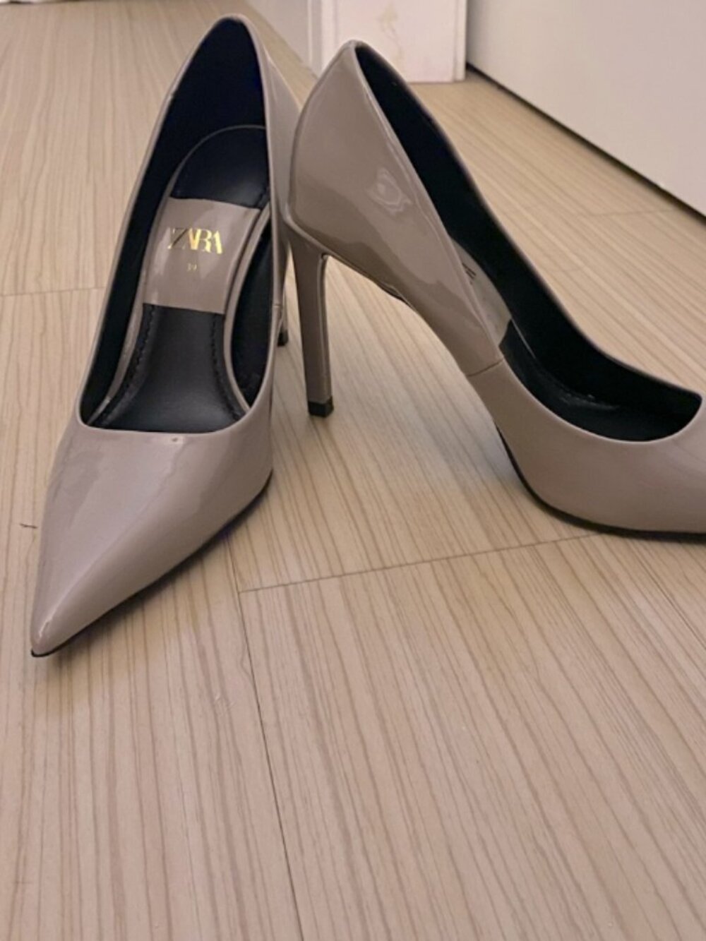 ZARA Patent Pointed Toe Pumps Taupe/Gray Size 42 | 4" Heel